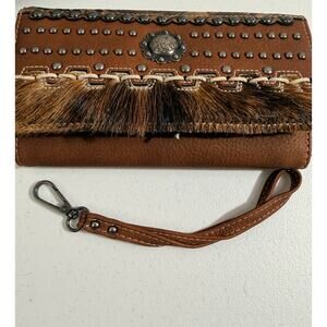 Trinity Ranch Wallet/wristlet NWT Hair-on Cowhide, Western Tooling, Concho